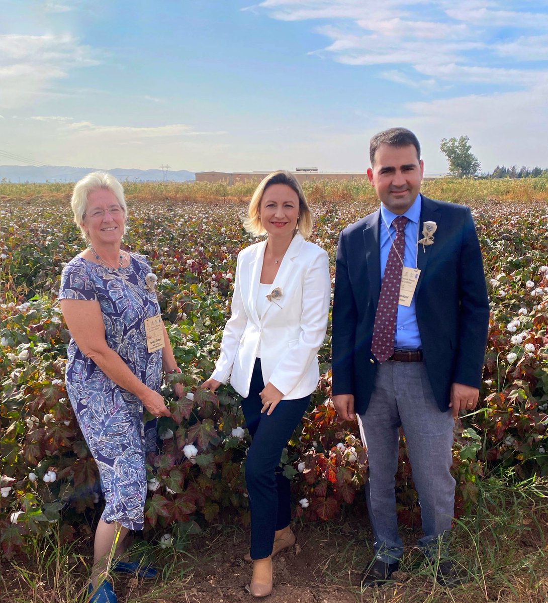 Şanlıurfa’da İyi Pamuk Projesi Paneli ve Tarla Günü Etkinliği için bir araya geldik. <a href="/undpturkiye/">UNDP Türkiye 🇹🇷</a> Mukim Temsilcisi Sn Louisa Vinton ve <a href="/gapidaresi/">AliOsman Özkan</a> Bşk Sn Dr. Hasan Maral ile bu yıl da #iyipamuk hasatı gerçekleştirdik. #sürdürülebilirlik