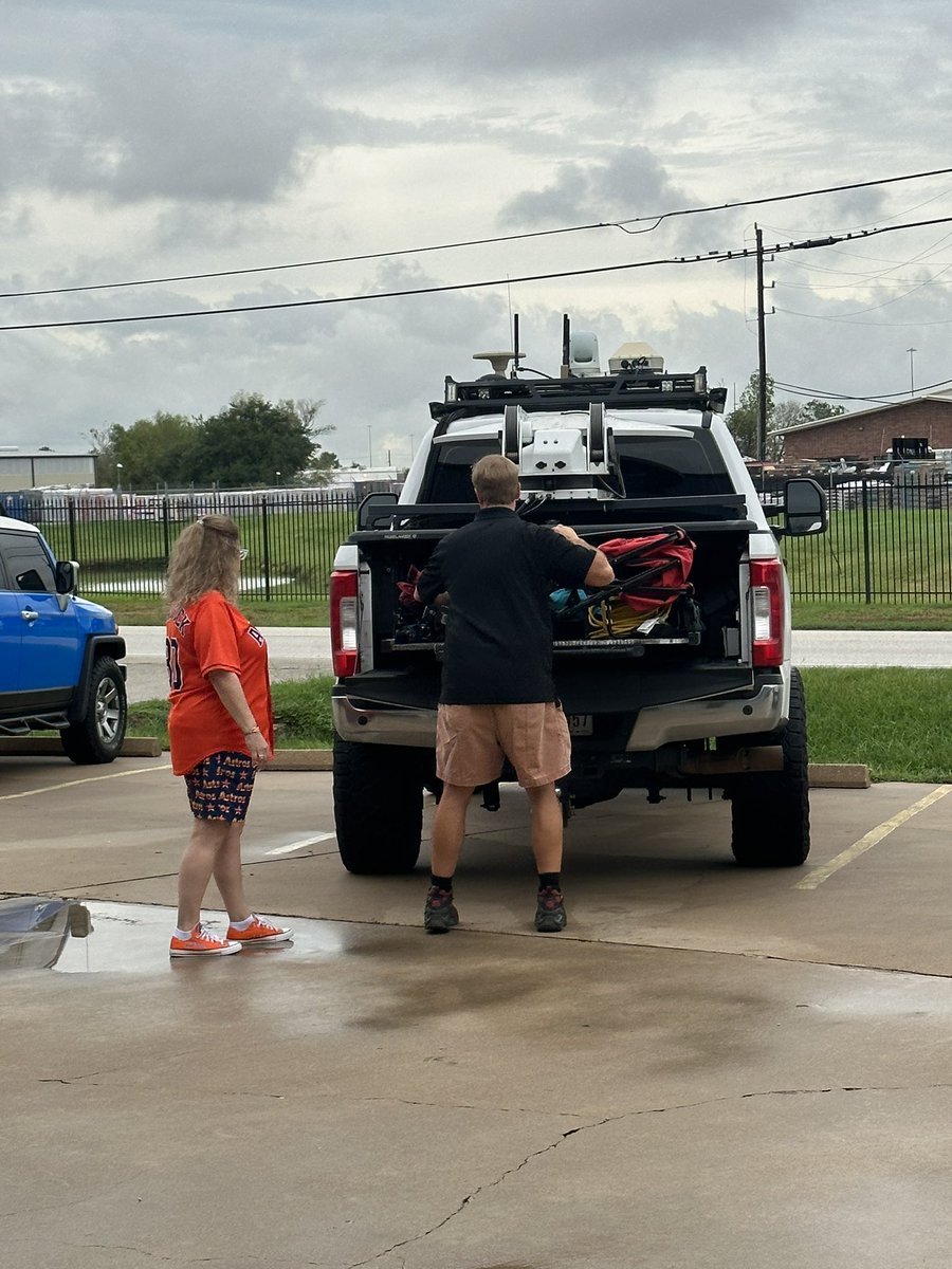 CSPMachine's tweet image. KPRC Channel 2 News came out to my shop and interviewed us! The interview should air Saturday before the game. I’ll update when we know an exact time!

#tuckercrowncraze