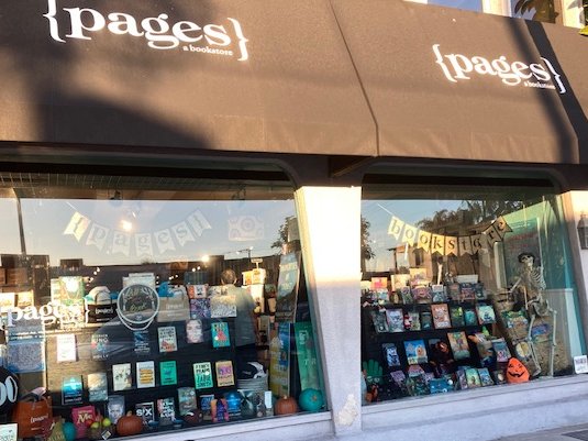 StevenPiskula's tweet photo. Great time last night with @eugenio_volpe discussing his debut novel: I, Caravaggio. An enthralling conversation about the origins of the book and his connection as the author. Can’t wait to dig in and read! Thanks to @PagesMB for hosting the event.
#WritingCommunity #writinglife https://t.co/903oZyeKna