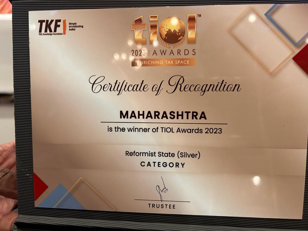 FAMINDIA_IN's tweet image. @CMOMaharashtra @Dev_Fadnavis #MahaGST @MPLodha 

Congratulations Mr. #DhanajayAkhade.
From #TeamFAM