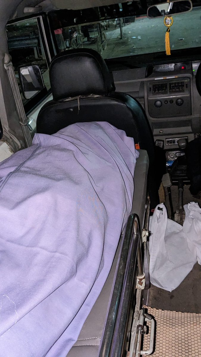 यूपी में स्वास्थ्य विभाग और स्वास्थ्य मंत्री दोनो हाल समझिए ।
4 दिन पहले एक वरिष्ठ पत्रकार ने एक मरीज को PGI लखनऊ में भर्ती कराने की स्वास्थ मंत्री जी से सिफारिश की सिफारिश करते ही तुरंत ही मंत्री जी के निजी सचिव का फोन आया पूछा की  मरीज को क्या समस्या है। घर वालो ने बताया मरीज