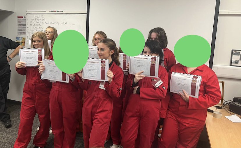 BellshillW's tweet image. 🌍⛑️Well done to the S3 girls who completed their Fire Reach Training today🌍⛑️Next week we are delighted to have a group of S3 boys joining the programme.
#DYW #learningbeyondtheclassroom