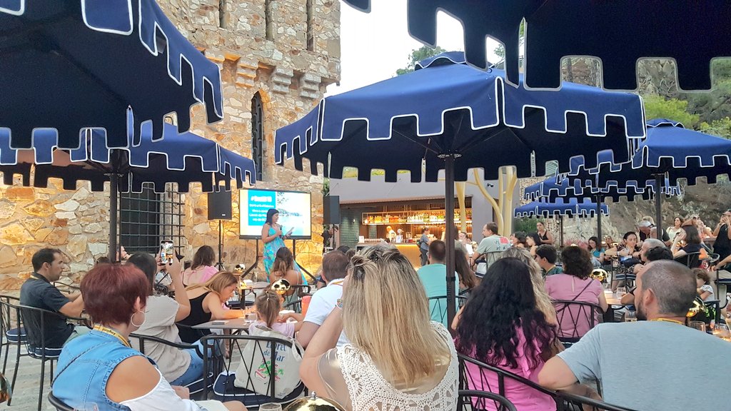 Comienza
 #BCNTB10 #InLloret2023 #MyLloret con la bienvenida de la presidenta de <a href="/bcnTB/">BCN Travel Bloggers</a> <a href="/Nuriainwonderl1/">Nuriainwonderland</a> y <a href="/adrialamelas/">Adrià Lamelas</a>, alcalde de <a href="/Lloret_de_Mar/">Ajuntament de Lloret de Mar</a>