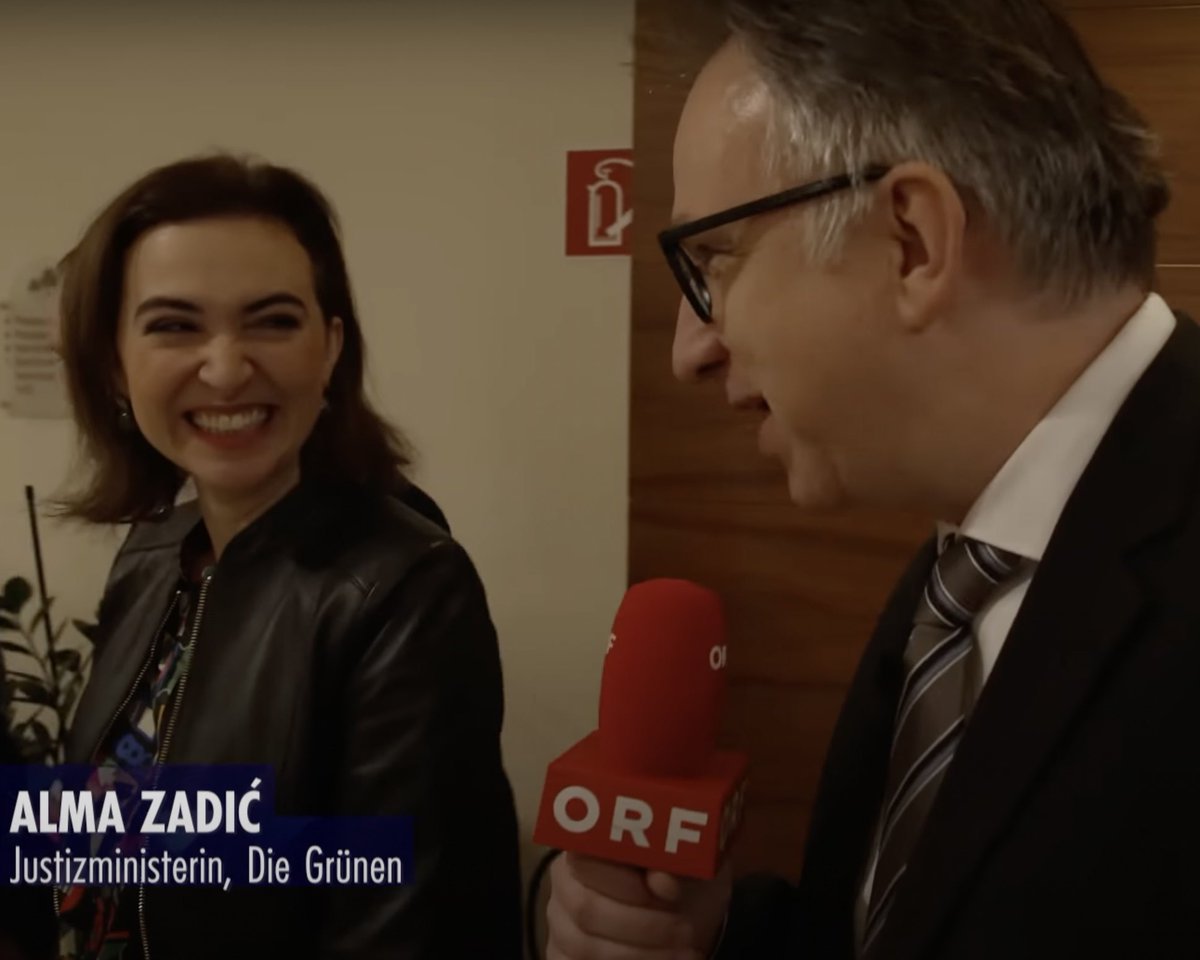 Lieber Herbert Kickl, Hand aufs Herz: So schlimm sind Interviews mit <a href="/peter_klien/">Peter Klien</a> auch wieder nicht. Sie machen sogar Spaß, wenn man über sich selbst lachen kann. Einfach mal ausprobieren
#Servicetweet #GewaltistkeineLösung
#Pressefreiheit