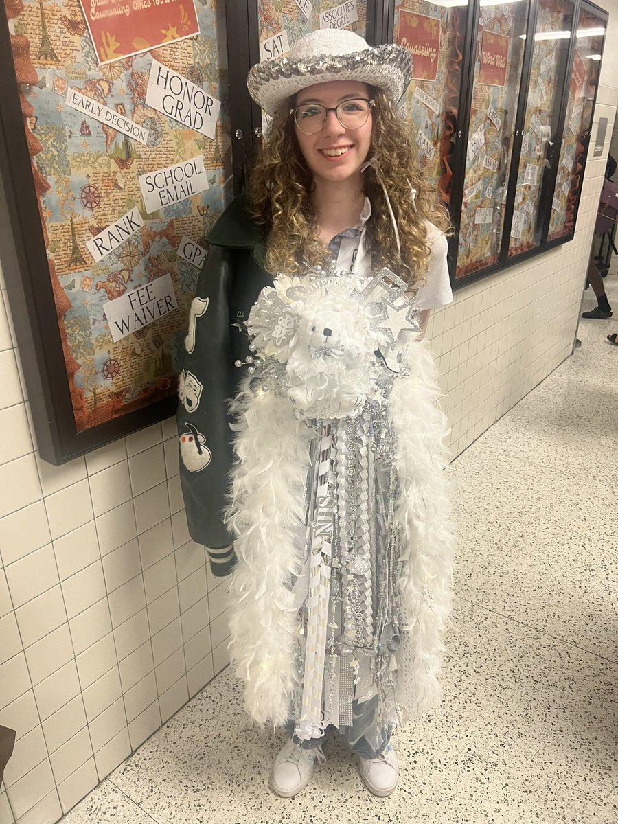 We got spirit yes we do….the mums are mumming.  #NFHShomecomingweek