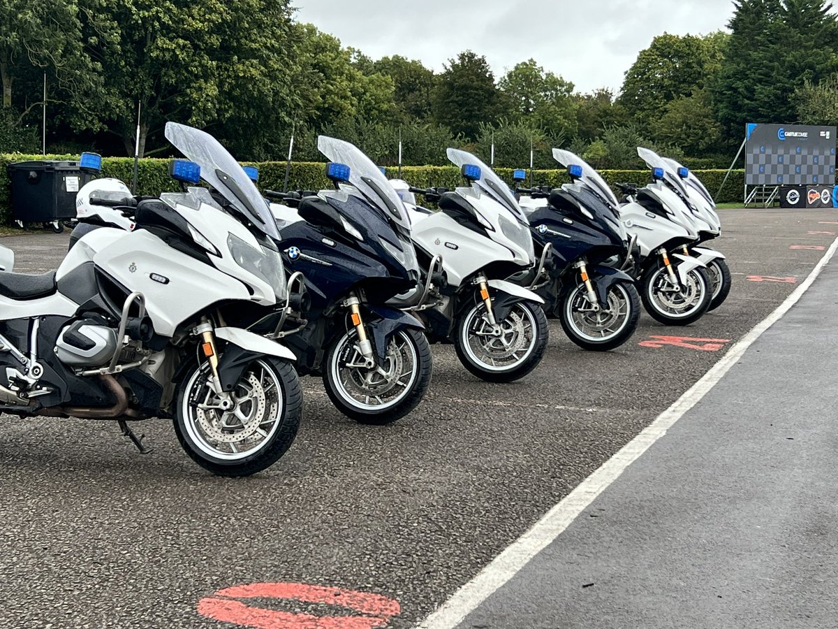 Success! Well done to our 4 new standard response motorcyclists for @ASPRoadSafety 👏 Thanks to my colleague from @Glos_Police who helped this week and of course my fellow trainer. We need a rest! 😁