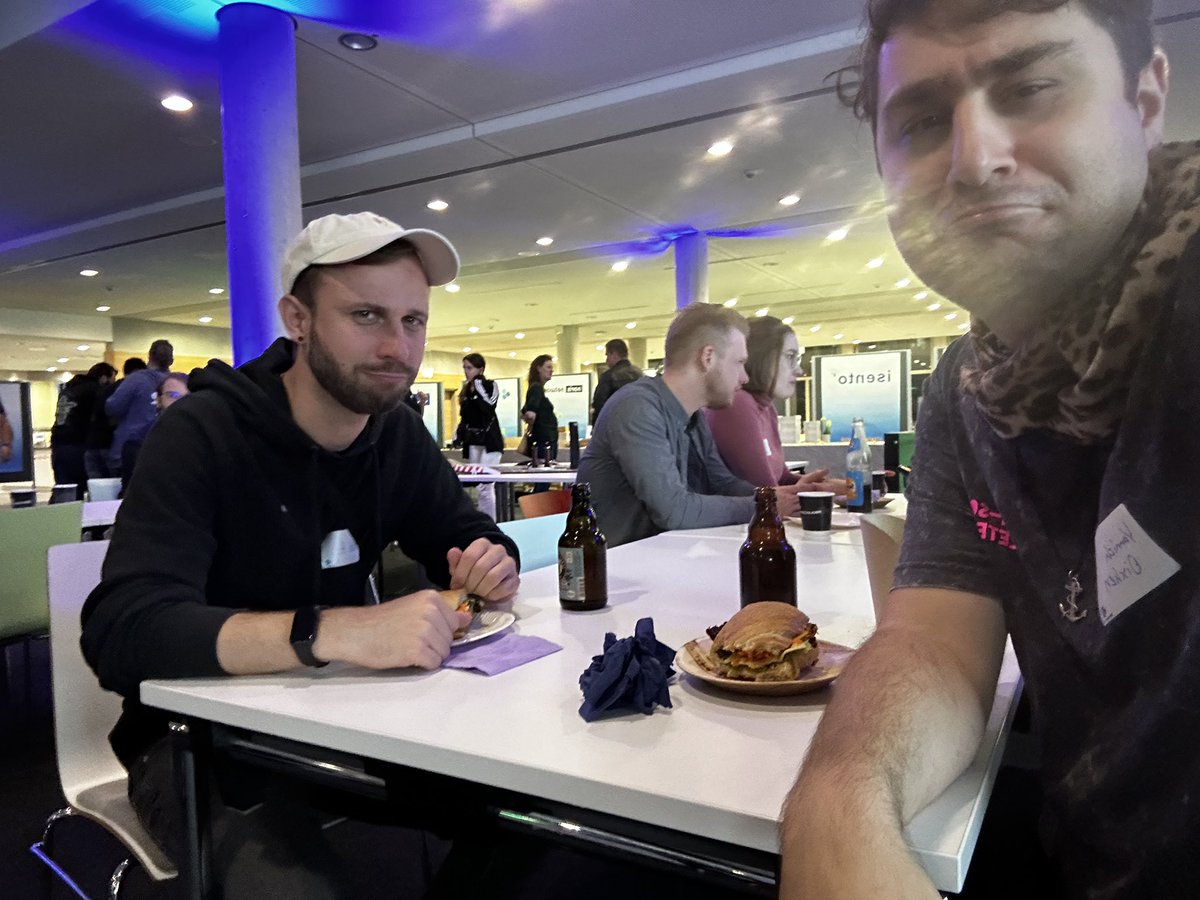 spektrum030's tweet image. Pizza ist alle 🥺 #devopscamp #dvoc23