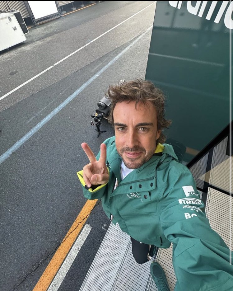 AtopeF1's tweet photo. Apariciones de Fernando Alonso en Q3 esta temporada: 

🇧🇭 ✅
🇸🇦 ✅ 
🇦🇺 ✅ 
🇦🇿 ✅ 
🇺🇸 ✅
🇲🇨 ✅ 
🇪🇸 ✅ 
🇨🇦 ✅ 
🇦🇹 ✅
🇬🇧 ✅
🇭🇺 ✅
🇧🇪 ✅
🇳🇱 ✅
🇮🇹 ✅ 
🇸🇬 ✅
🇯🇵 ✅
🇶🇦 ✅

Es el único piloto de la parrilla que firma el pleno, 17 veces en Q3 en 17 Grandes Premios. https://t.co/PhmmmAmTn6