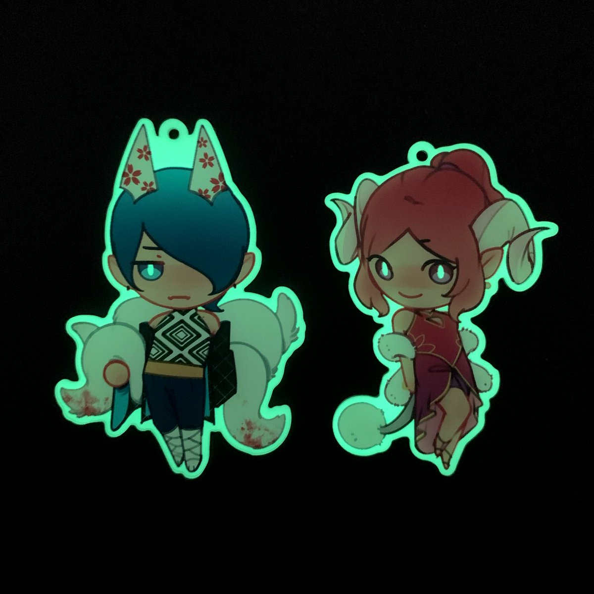 some little weirdos arrived as well but still require some assembling so will be shipping out at a later date ^^

+an attempt at capturing the glow effect it's seriously so much fun irl
