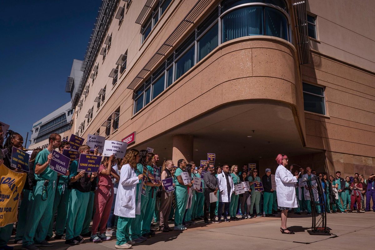 Proud of @unmcir and the UNM House staff who are organizing and demonstrating for a fair contract. krqe.com/news/albuquerq…