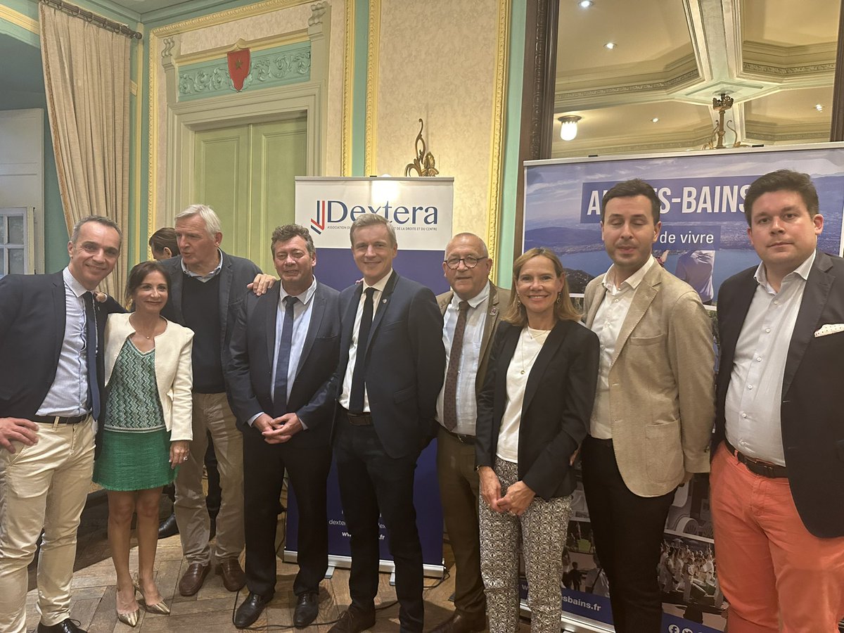 DEXTERA15's tweet photo. Top départ du Séminaire de #Dextera. Accueil à la Mairie d’Aix-les-bains par le Maire Renaud Beretti en Présence de @DominiqueDord @aurelienmallet @BERLIOUX3 @MarieFaujas  @oliviaTHIBAULT2 @fabienLeroy @EricFournier
@JBatardiere https://t.co/mMTdTPiMly