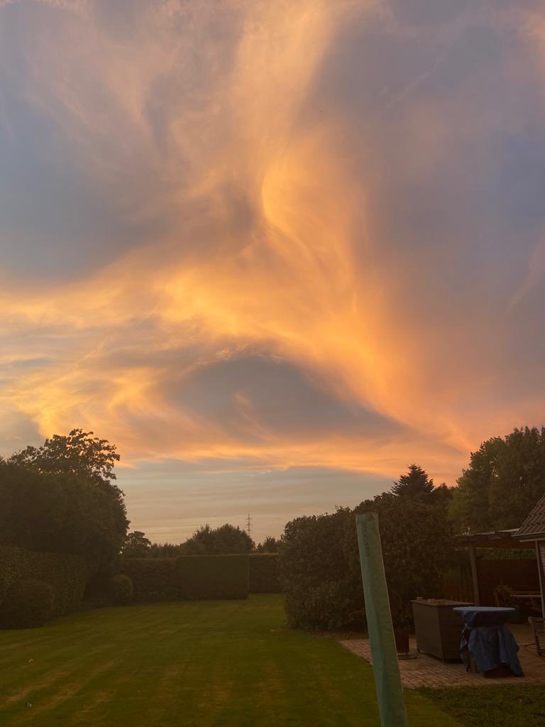Waarom zie ik de laatste tijd alleen maar van deze wack-ass wolken zonder definitie