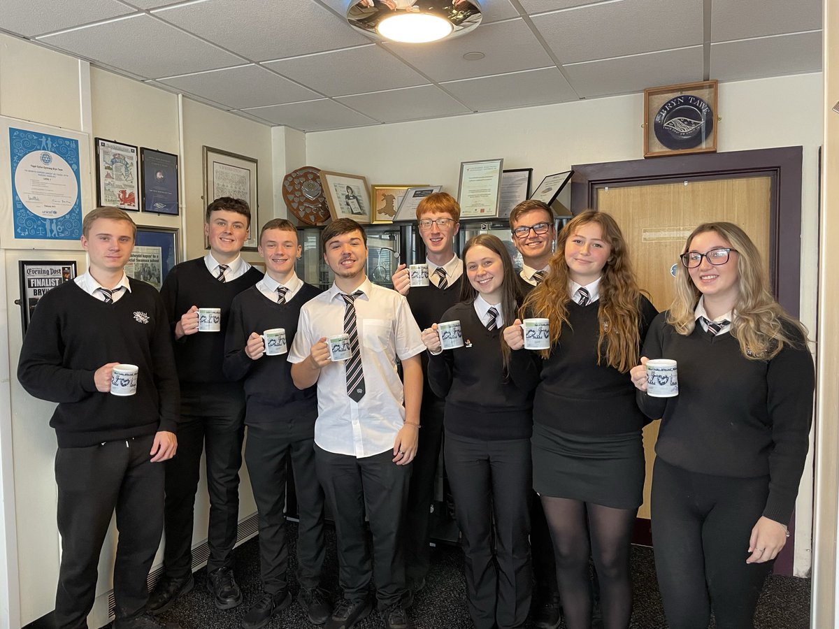 Thank you to these⭐️⭐️⭐️ for their special contribution to this week's transition nights - you are great advocates for the school #TeuluBT <a href="/Tirdeunaw/">Tirdeunaw</a> <a href="/tanylan123/">Ysgol Tan-y-lan</a> <a href="/Lonlas/">Ysgol Lon Las</a> <a href="/YGGGellionnen/">Gellionnen</a> - looking forward to our visit to <a href="/ysgolycwm/">Ysgol Gymraeg Y Cwm</a> Monday night👌 <a href="/PontioBT/">Pontio Bryn Tawe</a> BT