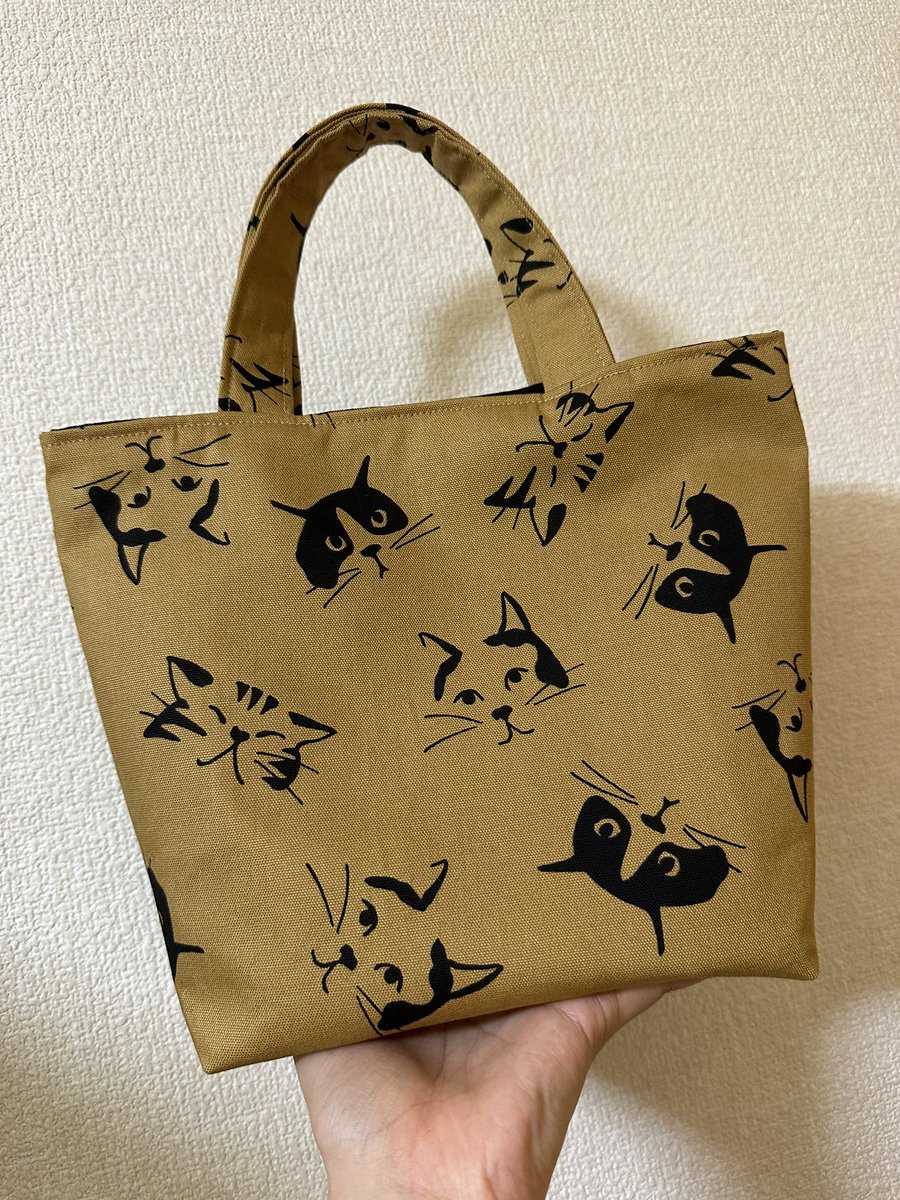 tomo3a's tweet photo. 猫柄ミニトート作った😸 https://t.co/DLP67iVuH7