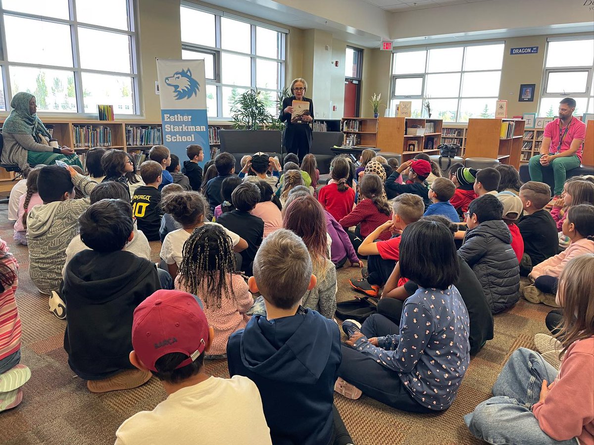 ReadInWeek tweet media