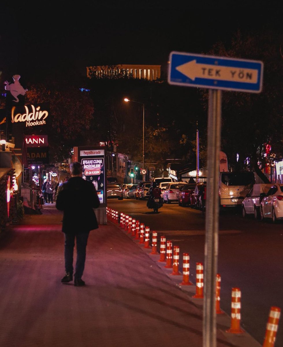 Fotoğrafın güzelliğine bakın.. tek yön