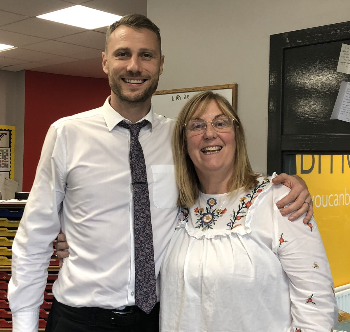 Mr Robertson tweet media