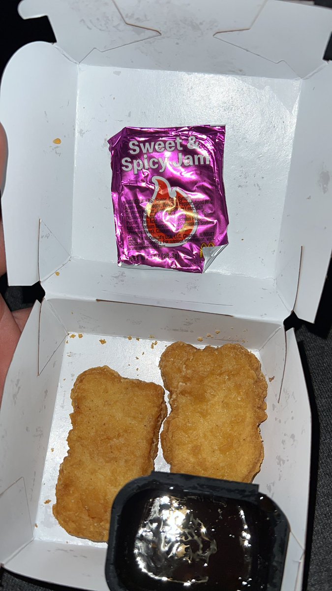 sirensingleton's tweet photo. @McDonalds @SHANERAVENSFAN Yes. We just want the Sweet and Spicy Jam https://t.co/3lhrbTshul