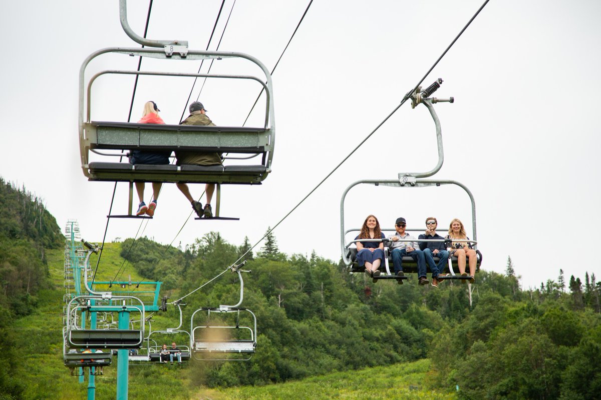 The weekend's finally here! 🙌 

Gather your crew and take a load off on our scenic chairlift tour running Saturdays and Sundays! And don't forget to grab a bite to eat at Bishop's Tavern afterwards. 🍔

Lift hours are 12PM - 5PM! See ya there! 

#explorenl #skimarble