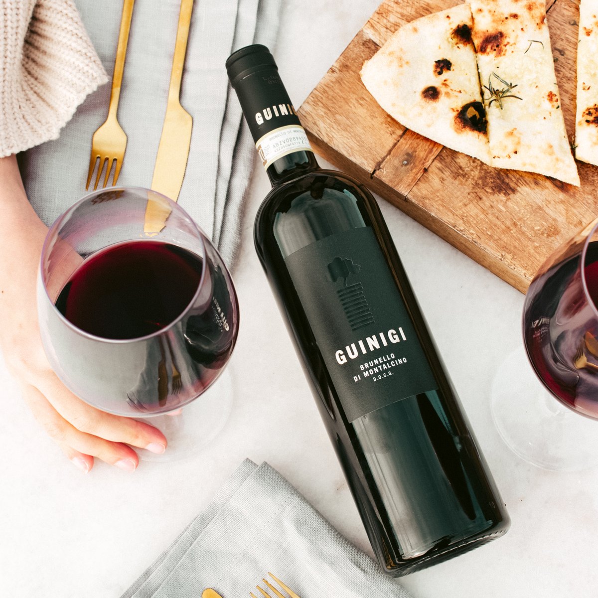 guinigiwines's tweet photo. The exceptional quality of Brunello di Montalcino starts in the vineyard with meticulous manual labor, dry pruning, and the selection of the best shoots. All the processes share the goal of producing and harvesting the best fruit.

#guinigiwines #brunello #montalcino #tuscany https://t.co/JwoUPWczm6