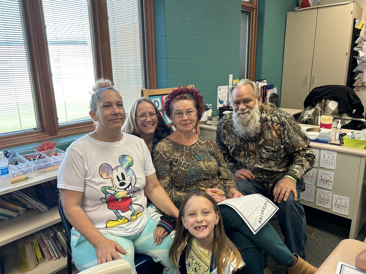 MinnichChelsea's tweet photo. Grandparents Day was a success!❤️ https://t.co/24Id623Zf9