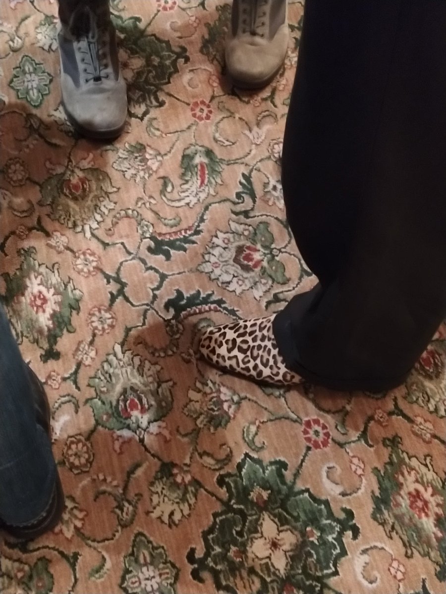 s3phyca's tweet photo. Point #chaussures #BeerEvent #FRnOG
Selon vous, qui a assez de swag pour ces chaussures 👌
#TwitterBourré https://t.co/FRVYST30Jv
