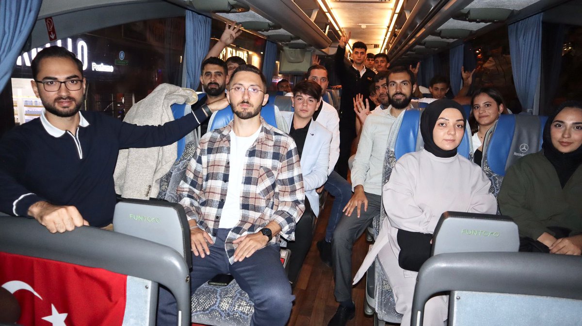 Yarın gerçekleşecek olan 4. olağanüstü büyük Kongremize katılmak üzere ankaraya doğru yola çıktık.

Kemalpaşa AK Gençlik hazır.💪