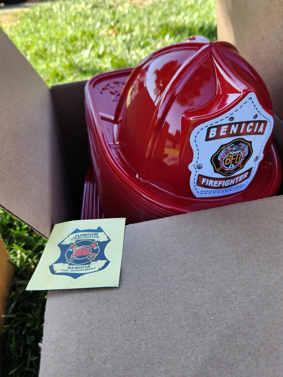 Benicia Fire is the source of so much #safety &amp; emergency preparedness training in our town, and we thank them so sincerely for starting #early with our kinder Hounds, sharing knowledge about fire safety; stop, drop &amp; roll, and of course super cool visits like this! <a href="/BeniciaFire/">Benicia Fire Dept.</a>