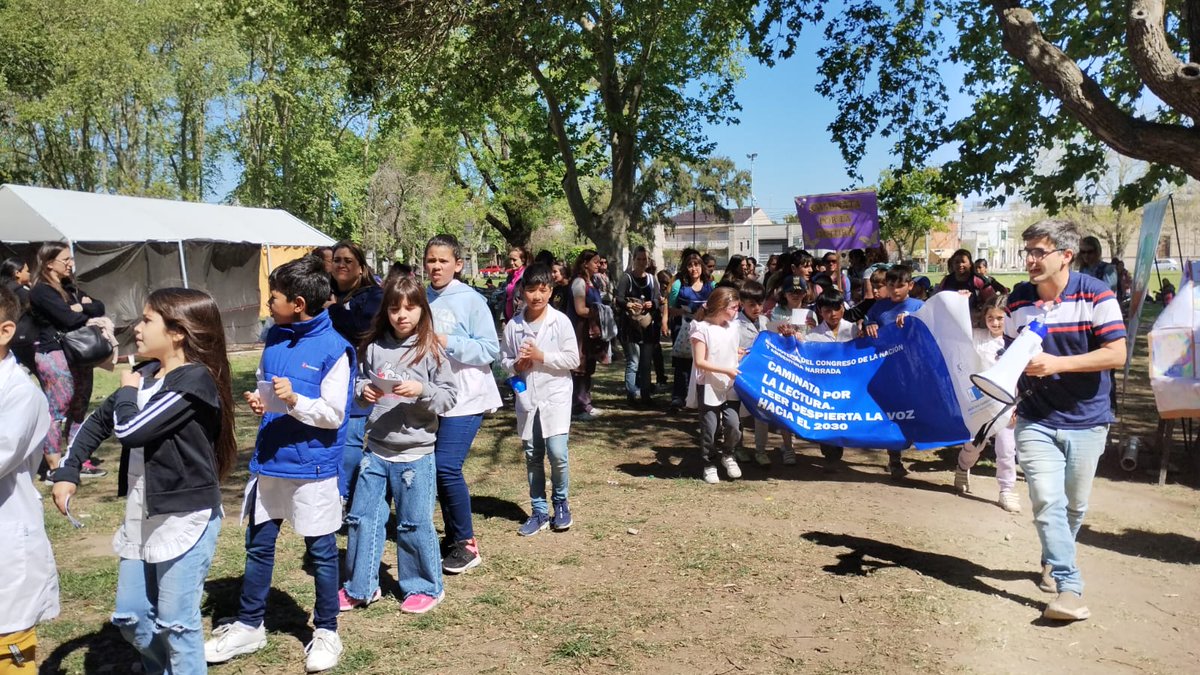BCNArgentina's tweet photo. #CaminataporlaLectura | 📖 “Leer despierta la voz”

🚶‍♂️ 4° caminata en Luján, organizada junto a @argnarrada , #CENDIE y @JefdisLujan 

Proyecto de capacitación en el marco del programa “Red Bibliotecas 2030 - Lectura y Narración Social” https://t.co/JC8HoGHoJY