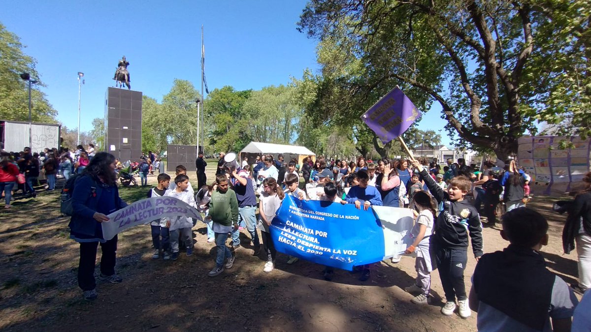 BCNArgentina's tweet photo. #CaminataporlaLectura | 📖 “Leer despierta la voz”

🚶‍♂️ 4° caminata en Luján, organizada junto a @argnarrada , #CENDIE y @JefdisLujan 

Proyecto de capacitación en el marco del programa “Red Bibliotecas 2030 - Lectura y Narración Social” https://t.co/JC8HoGHoJY