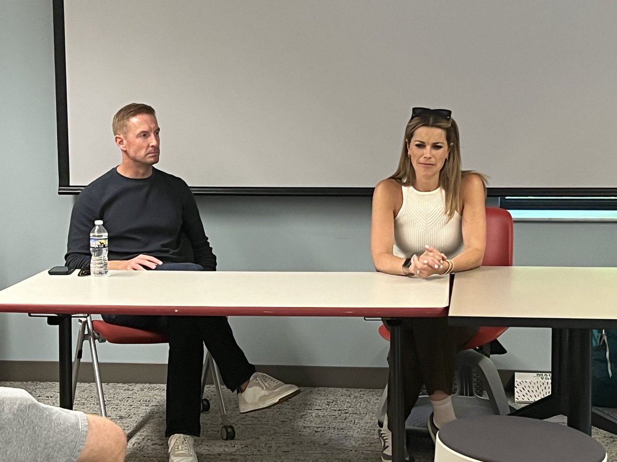 Nicole_Kraft's tweet photo. Once again proving @OhioStateComm is an amazing place for learning sports journalism from the best—thrilled to welcome @joelklatt and @JennyTaft talking careers and covering sports. https://t.co/iZZcHZKpTv