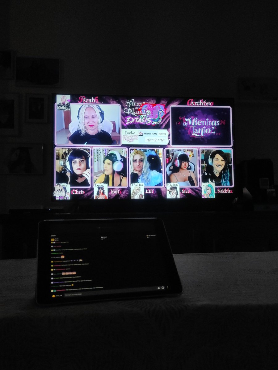 rdcozar's tweet photo. La felicidad está en las pequeñas cosas... o en ver #ADOME en pantalla gigante con el chat en gigante jajajajajajajaja
@Reah_Ofi @Christerva @kalimox0 @LiliCross_ @meieff @Nakkuchan @terduki porque ella sigue siendo parte de esto https://t.co/U6hA0jxC97