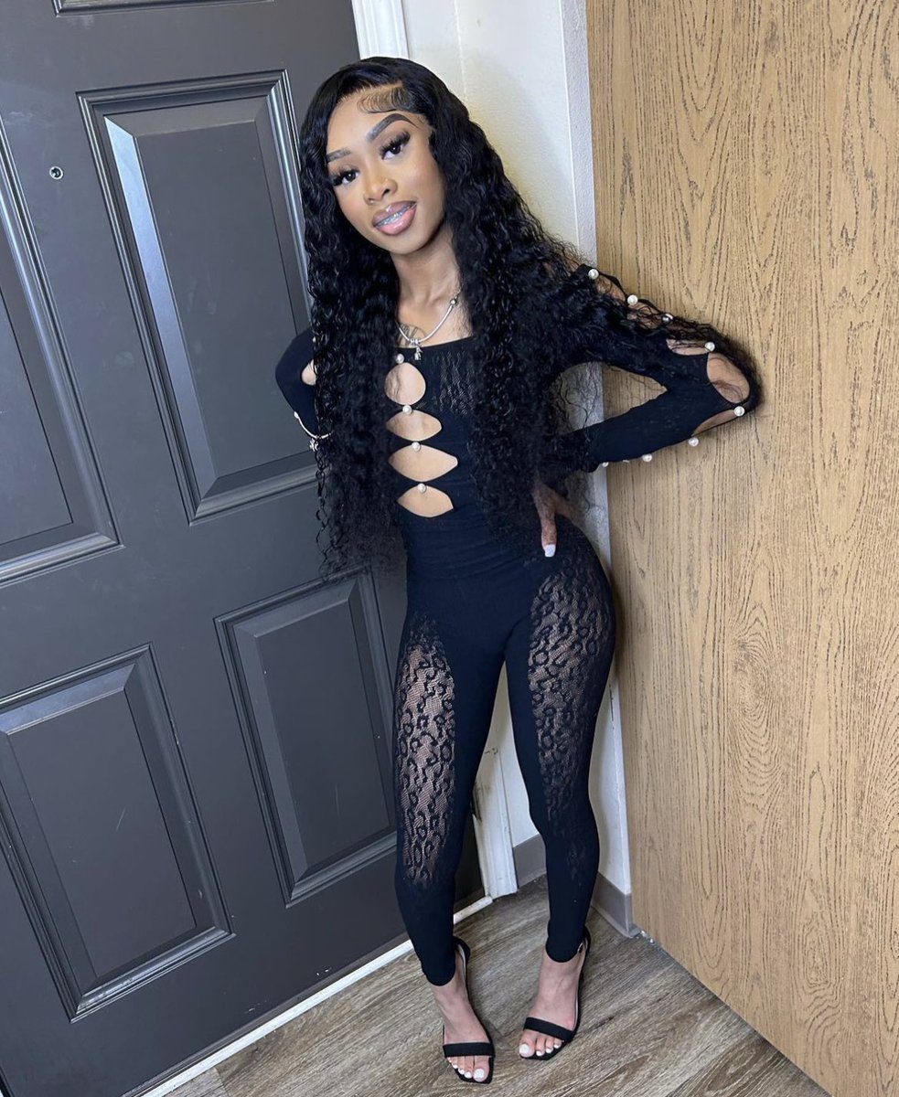 daiiiibaybeee's tweet photo. Gorgeous you gorgeous 🖤 https://t.co/X3MBtwbYjt