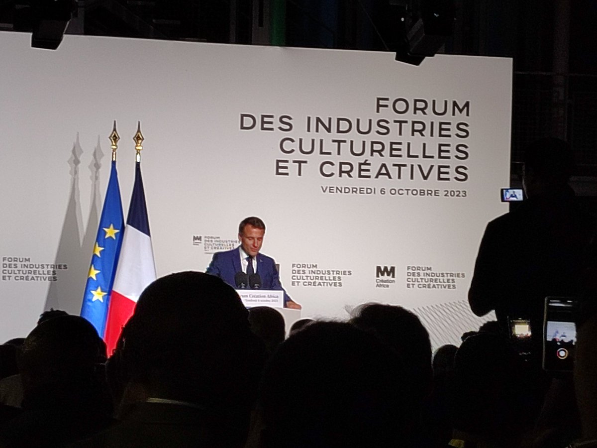 madibaOlivier's tweet photo. On s'y attendait pas...
On a une visite de @EmmanuelMacron

Un tchatcheur 😅

#ICC237 #CreationAfrica https://t.co/gWPvUpWRFs