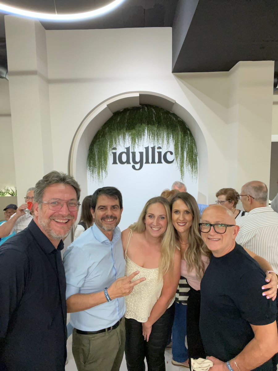 marccastells's tweet image. Aquest vespre hem assistit a la inauguració del centre d’estètica IDYLLIC. Benvinguts i molts èxits!