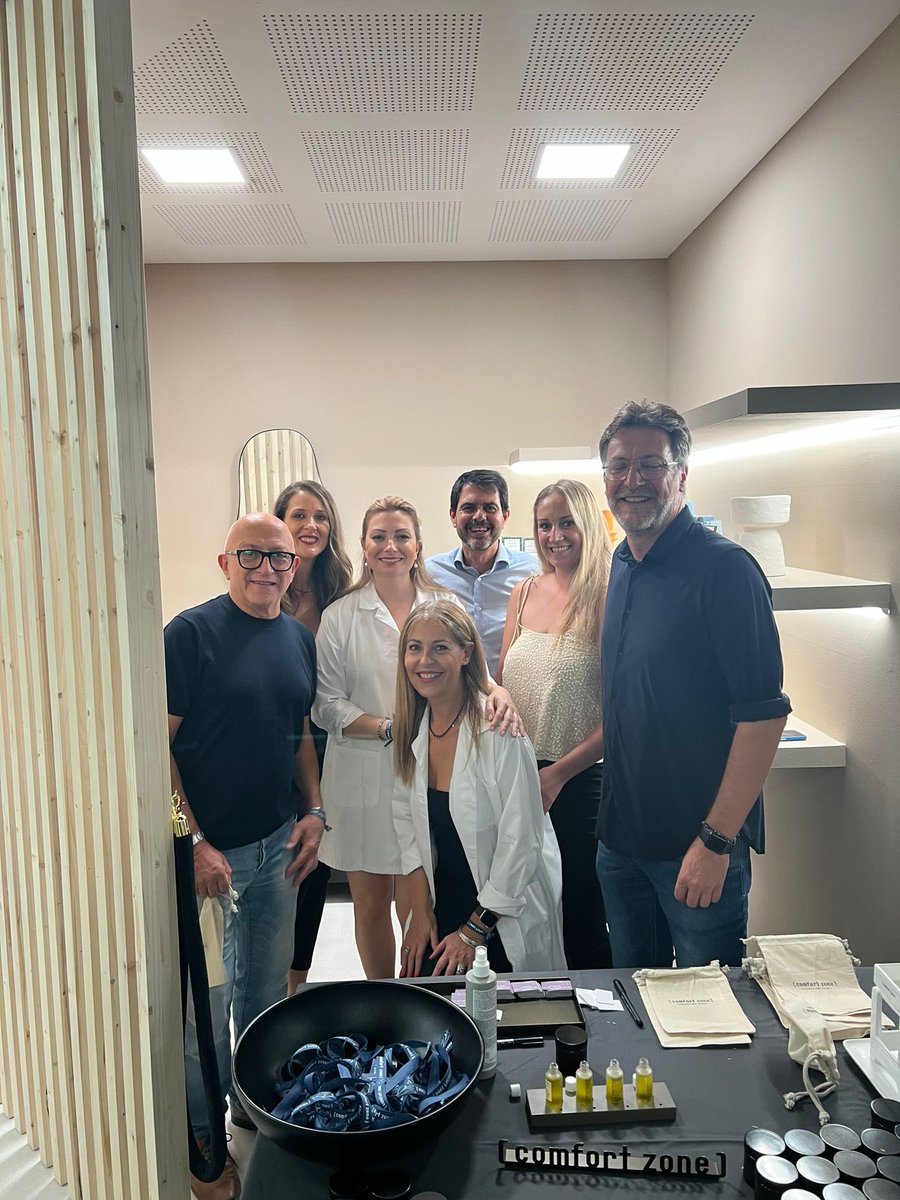 marccastells's tweet image. Aquest vespre hem assistit a la inauguració del centre d’estètica IDYLLIC. Benvinguts i molts èxits!