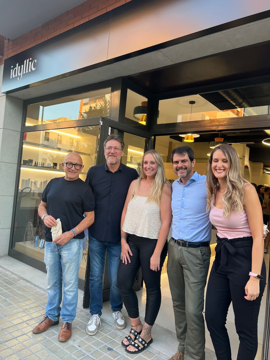 marccastells's tweet image. Aquest vespre hem assistit a la inauguració del centre d’estètica IDYLLIC. Benvinguts i molts èxits!