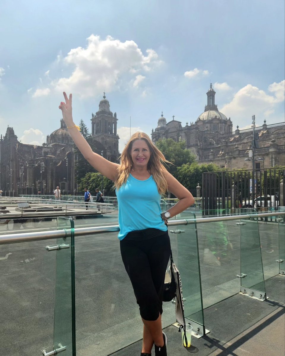 connieqp's tweet image. Feliz #viernes a #sonreír #gratitud 🤩💃🇲🇽