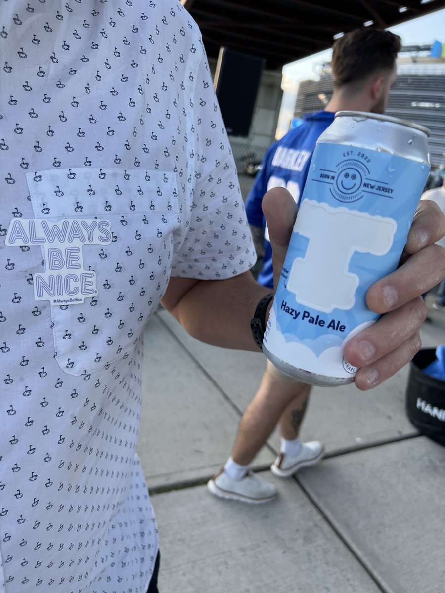 alwaysbeniceco's tweet photo. We’ve been brewing something special with @Alementary this October! Introducing the Always Be Nice Hazy Pale Ale, a limited-edition, delicious, and crushable brew that features a removable Always Be Nice sticker on each can to spread the niceness! 🍻 https://t.co/lBI0nrbbBn