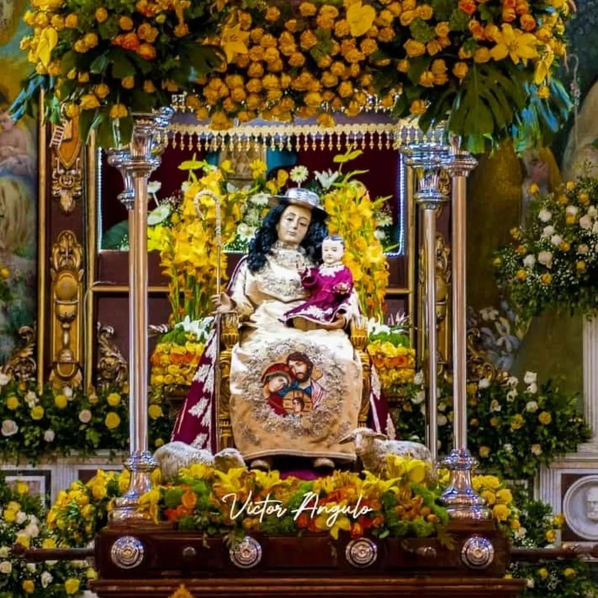 J_Costello46's tweet photo. More Blessings and cover us with your mantle, mother of God. Amen https://t.co/p3P7VPpK57