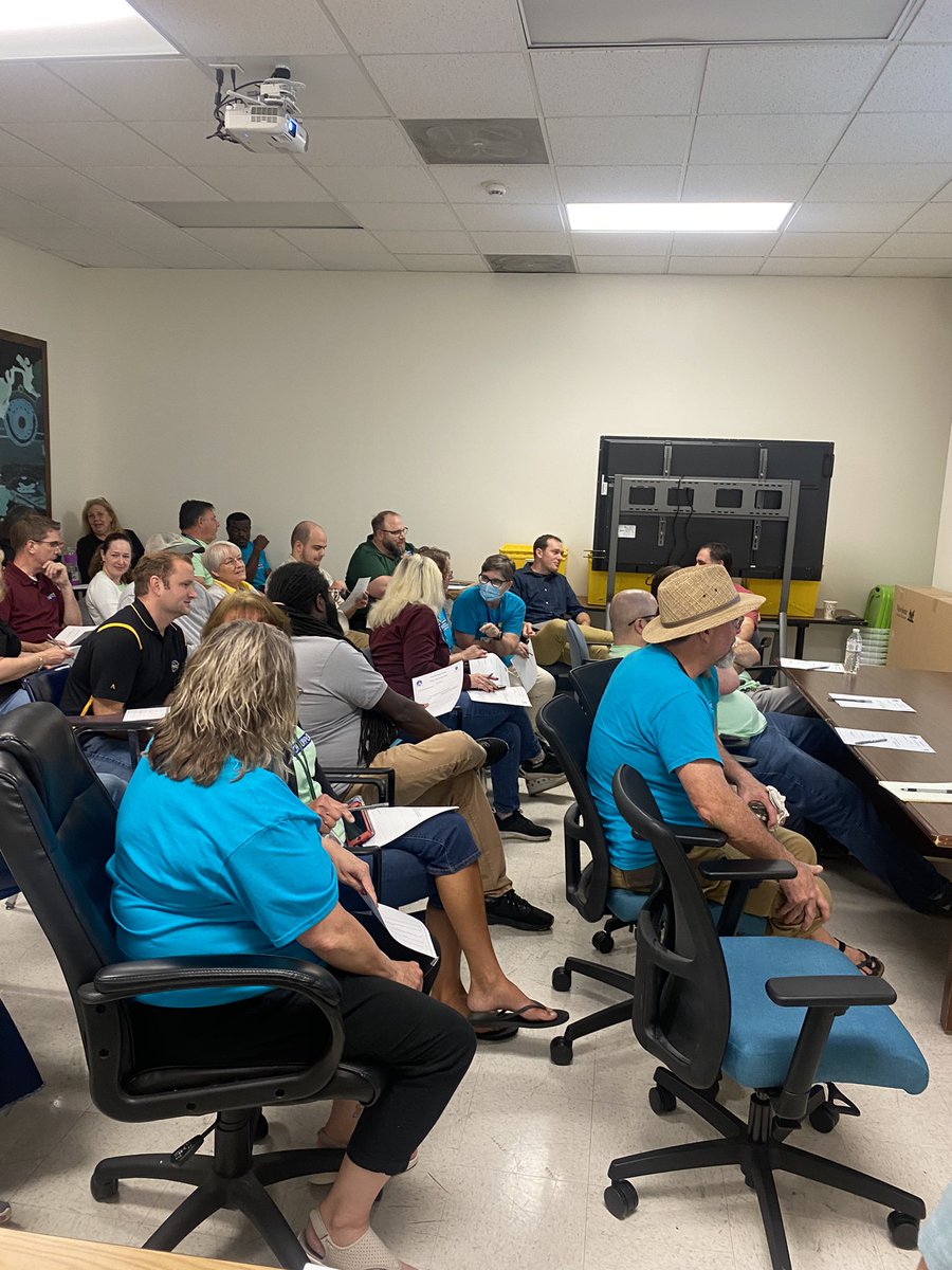 AMorgan_FCPS's tweet image. Great afternoon with some of the technology team doing team building activities. This team had amazing conversations and insights! 
#fcpssupport