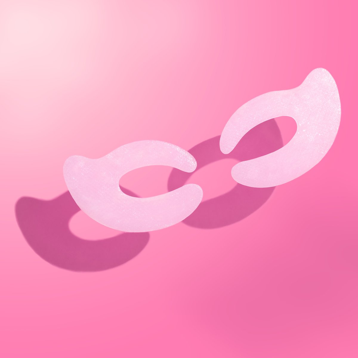 Who needs an eye lift when you have our Retinol Eye Lift Patches!?! 👁✨ Check out what people are saying about them! 

✨ 97% agreed Retinol Eye Lift Patches fit nicely for their eye shape and stay put around the eye area
✨ 91% agreed their eye area appears fir...