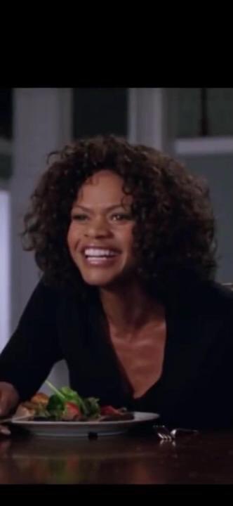 jaeccentric_25's tweet photo. She lowkey smiling like Helen when Charles asked for food out the kitchen and she let him know everybody gone https://t.co/mnn7GeTgVe