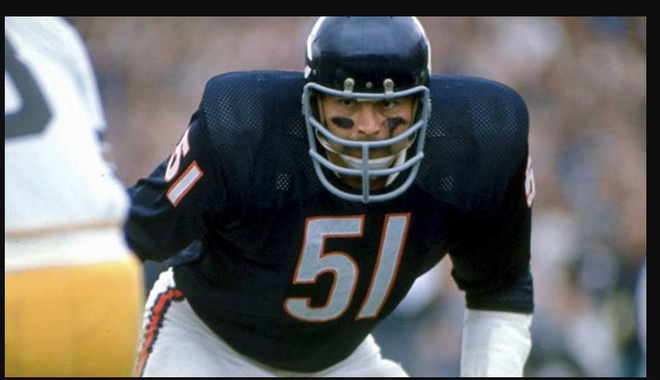 kalone77's tweet photo. R.i.p. to a legend Bears most ferocious Linebacker Dick Butkus https://t.co/Svxsrt0mBd