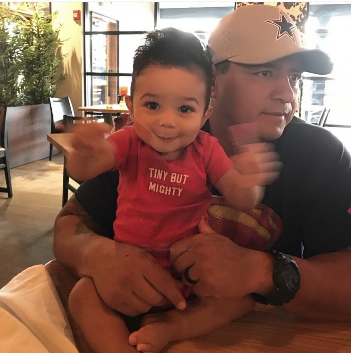 lenagris's tweet image. Help me wish @DoubleQuatroo AkA PappaQuatroo a very Happy Birthday! We LOVE You with all our hearts and we thank GOD everyday for you! #daddyo #pappa #dad #bigo #chango #ocho #8A  ❤️🙏🎂👩‍❤️‍👨 🎊🎈🪅🎉