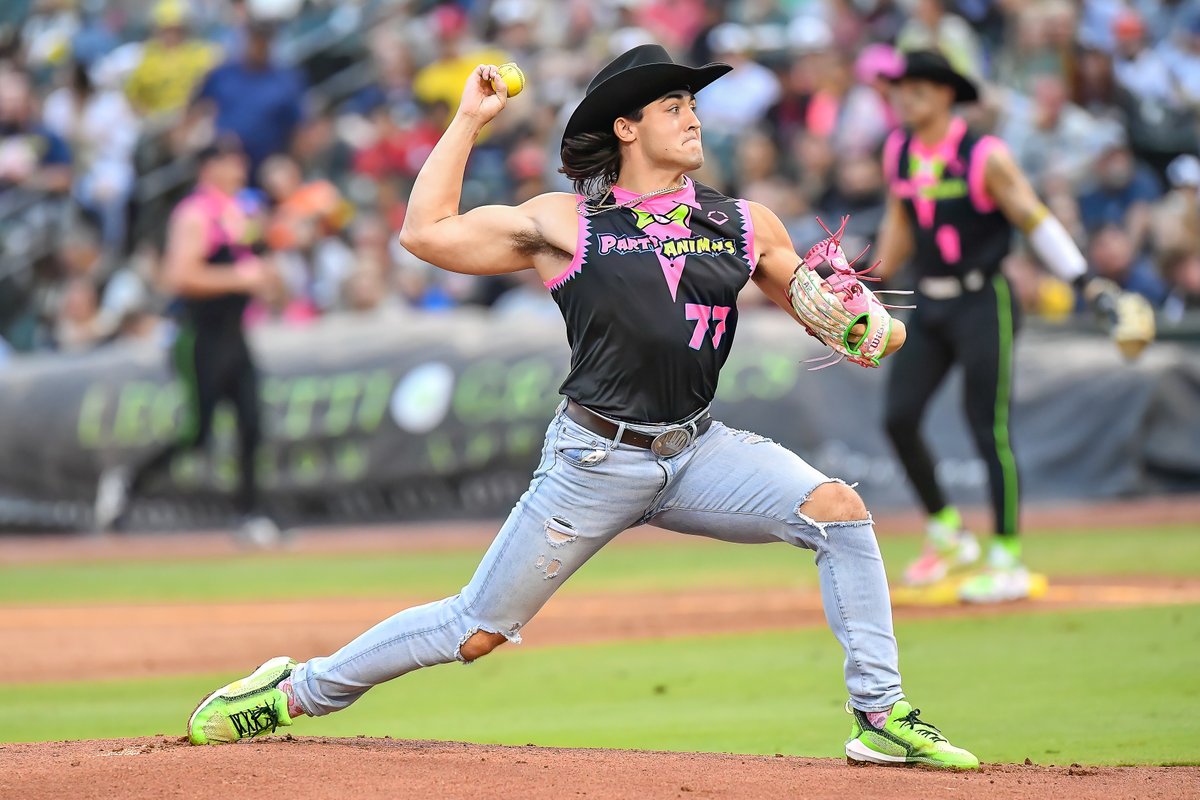 Guess who's back. Back again 🤩