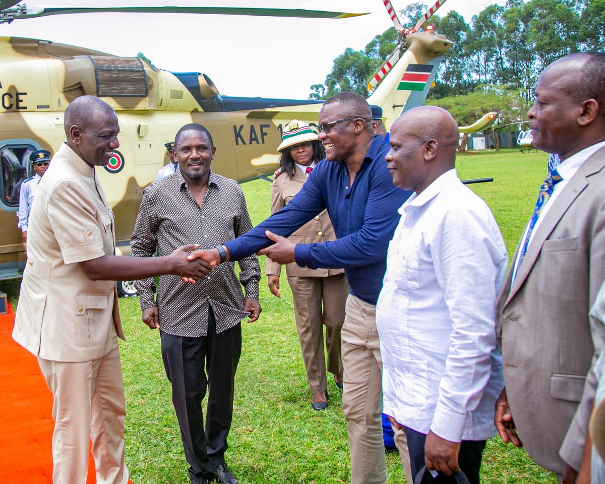 My Deputy Governor H.E @WilliamOduol - the next Siaya County governor welcoming H.E President William Ruto. Mambo inaendelea kuchemka🔥