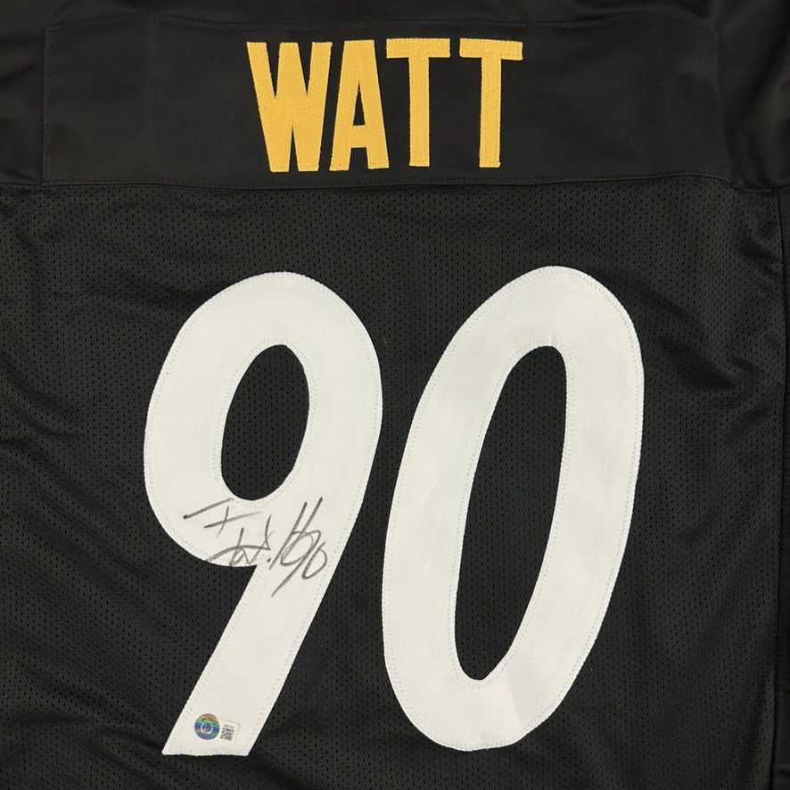 TotalSportsEnt's tweet image. If TJ Watt gets 2+ sacks and the Steelers beat the Ravens today, we'll give a TJ Watt autographed jersey to someone who reposts this post and follows us!