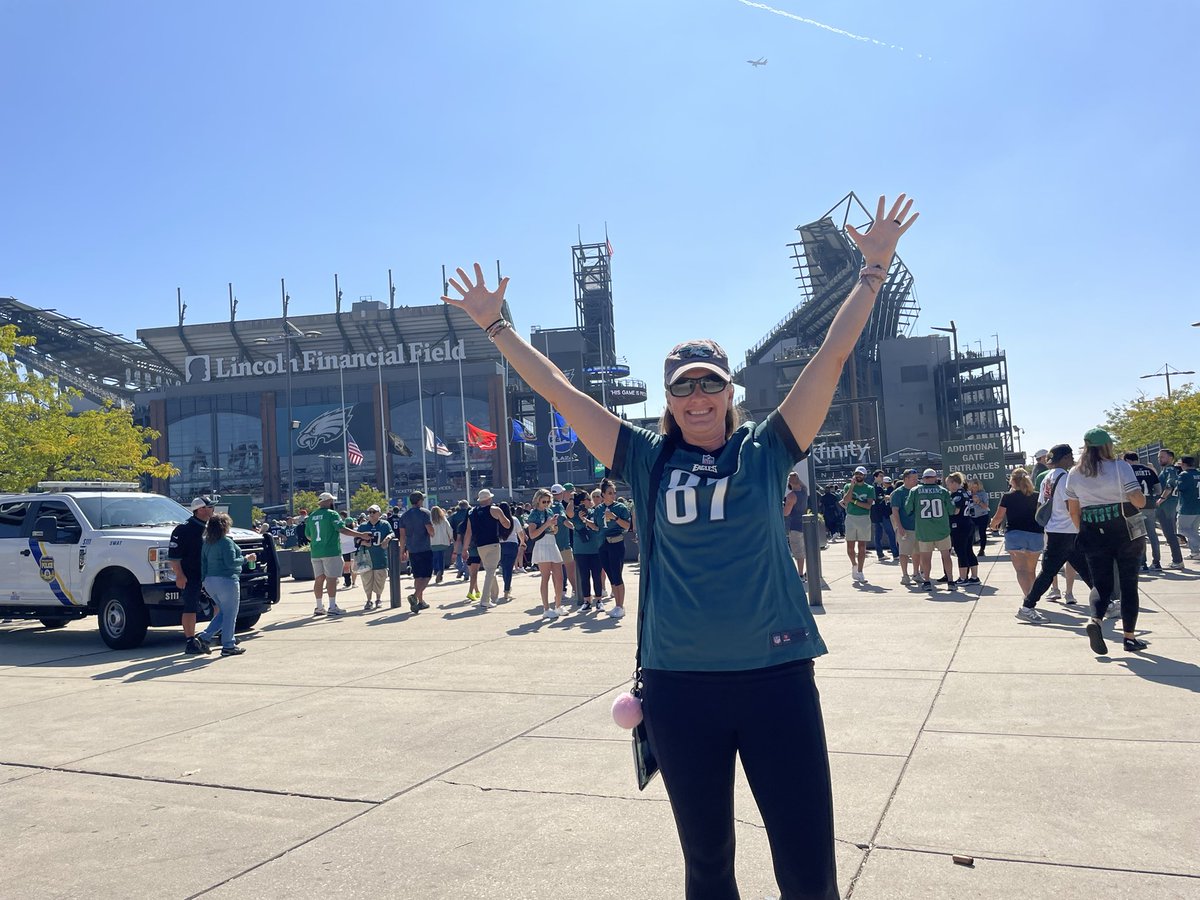 hmazeika's tweet photo. @Eagles after almost 49 years of being a fan, I was finally able to get to the Linc to see a home game. It was honestly one of the best days of my life. I was stupid giddy, and genuinely crying happy tears! The energy was absolutely electric! Hopefully I can do it again. https://t.co/FONbDoWsdX