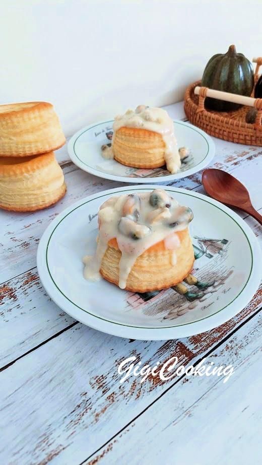 cofooders's tweet photo. #Recette via @GigicookingGigi Vol au vent aux fruits de mer et béchamel 👉https://t.co/4IVg2wJeOZ #volauvent #fruitdemer #bechamel #cuisiner #ideerecette #bon #food https://t.co/kBDNCHnwEz